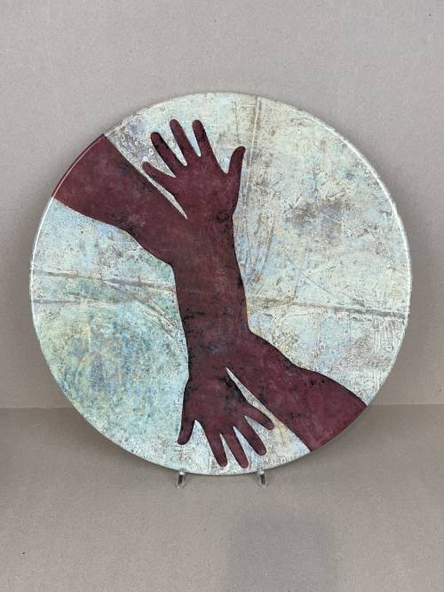 CLASPED HANDS DIAMETER 38cm