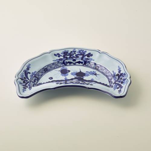 Half-moon plate, 22 x 13 cm