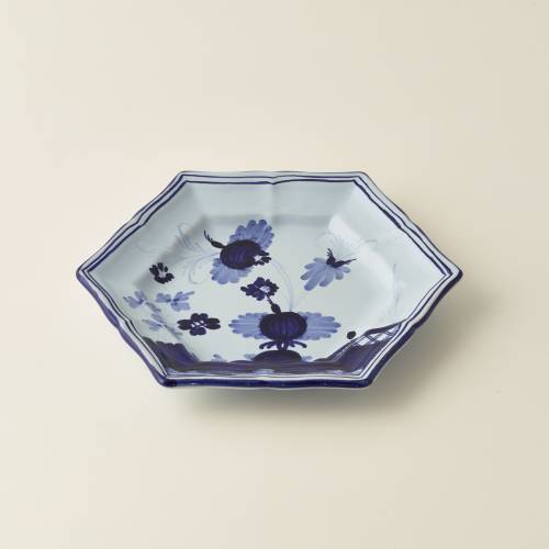 Small hexagonal plate, diameter 16 cm