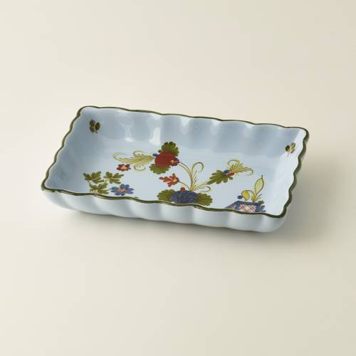 Small rectangular moulded bowl, 21 x 13 cm