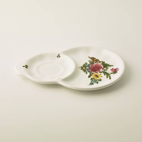 English tea cup saucer, 24 x 16 cm