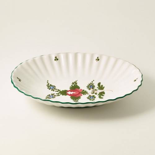 Small oval moulded bowl, 28 x 22 cm