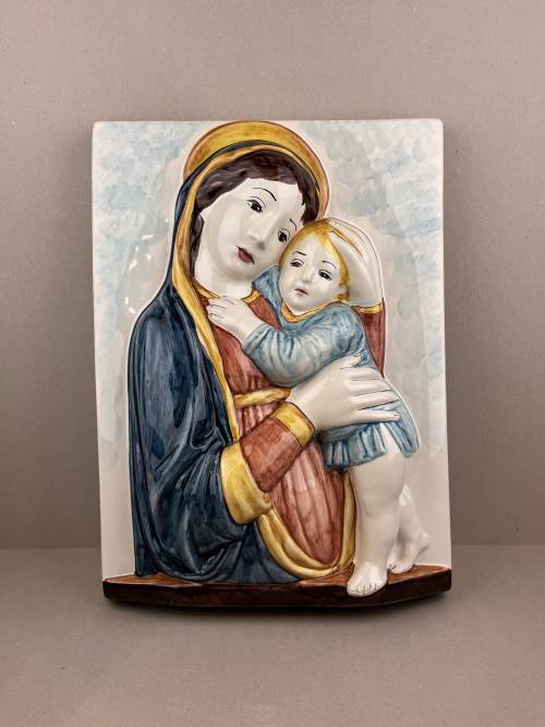 M. col Bambino Andrea Della Robbia. Dimensioni: 35, 1 x 47,5 x 10,7 cm. 