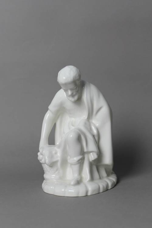 Pastore inginocchiato con cesto. Statua smaltata bianca, dimensione grande. 