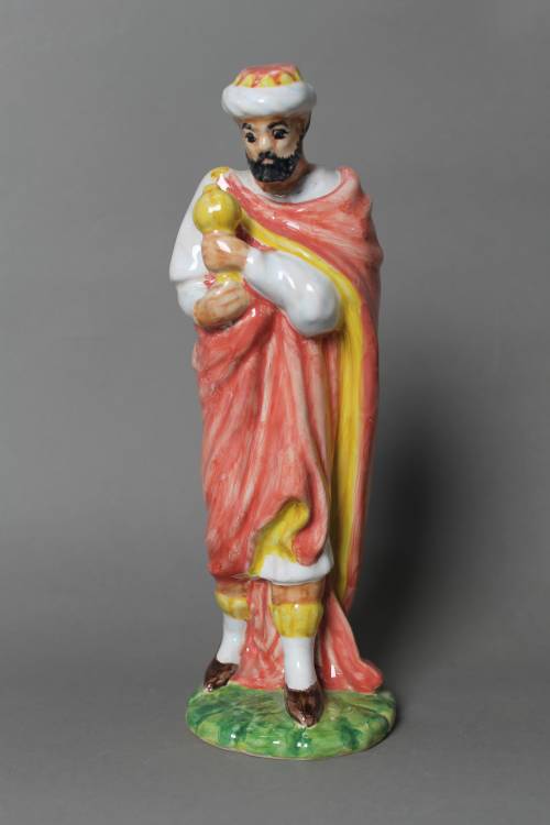 Wise man carrying frankincense (standing). Large, coloured figure.
